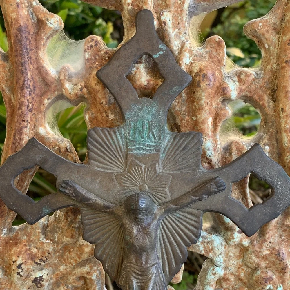 Antique Brass Crucifix Wall Decor - Picture 4 of 10